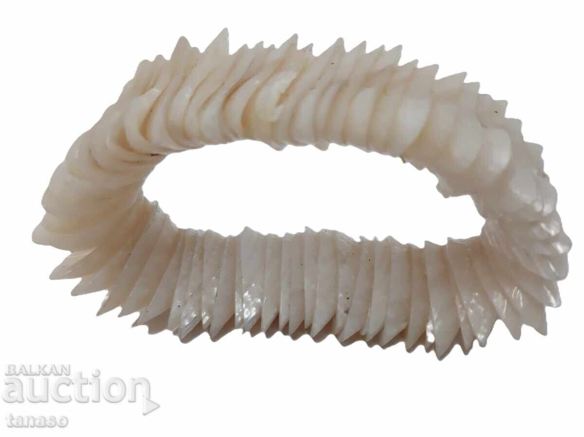 Delivery of Vintage bracelet made of natural mother-of-pearl lamellae (1.4) Delivery of Vintage bracelet made of natural mother-of-pearl lamellae (1.4)