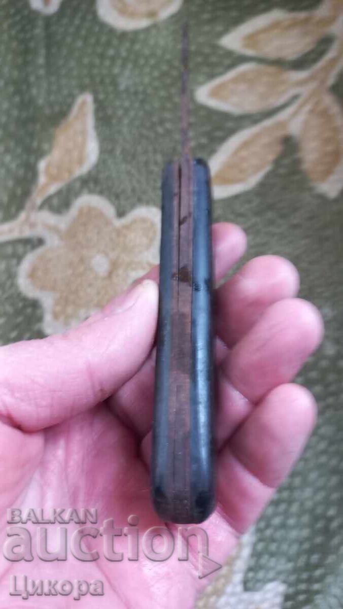 Auction OLD KNIFE FOLDING LEGS Auction OLD KNIFE FOLDING LEGS