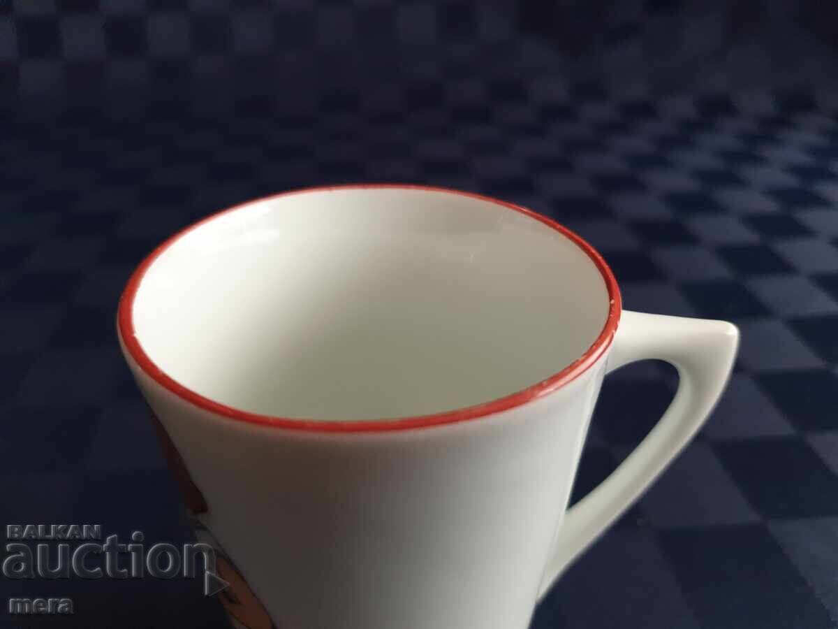 Porcelain cup with children's motifs - 5 Porcelain cup with children's motifs - 5