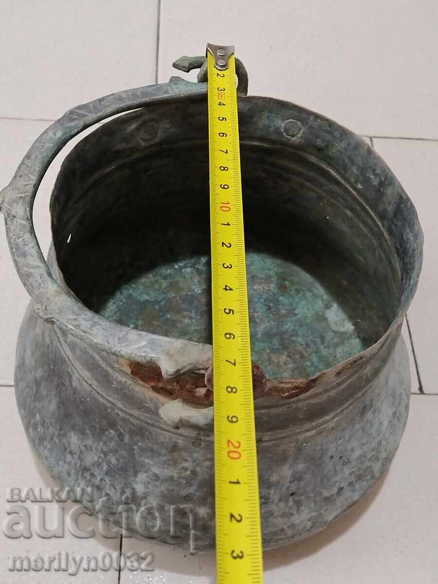 Delivery of Old copper cauldron, copper, cauldron, forged vessel Delivery of Old copper cauldron, copper, cauldron, forged vessel