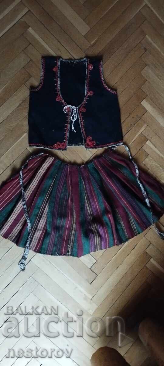 WOMEN'S/CHILDREN'S OLD PERNISHKO WEAR WOMEN'S/CHILDREN'S OLD PERNISHKO WEAR