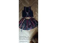 WOMEN'S/CHILDREN'S OLD PERNISHKO WEAR