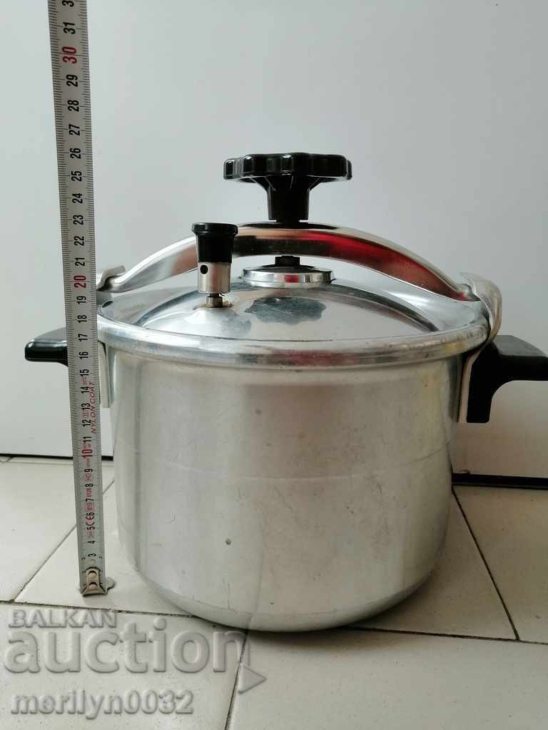 Pressure cooker from the USSR with price 69.90 BGN | € 35.74