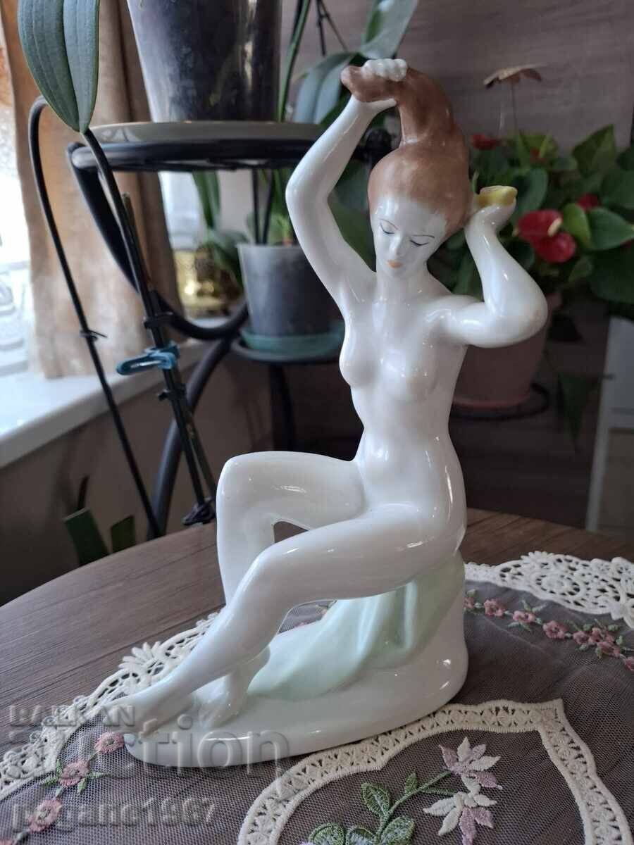 Auction  Hungarian porcelain figure