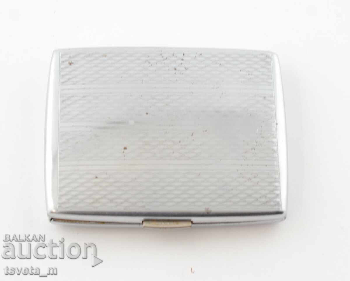 Antique snuff box with price 15.00 BGN | € 7.67 Antique snuff box with price 15.00 BGN | € 7.67