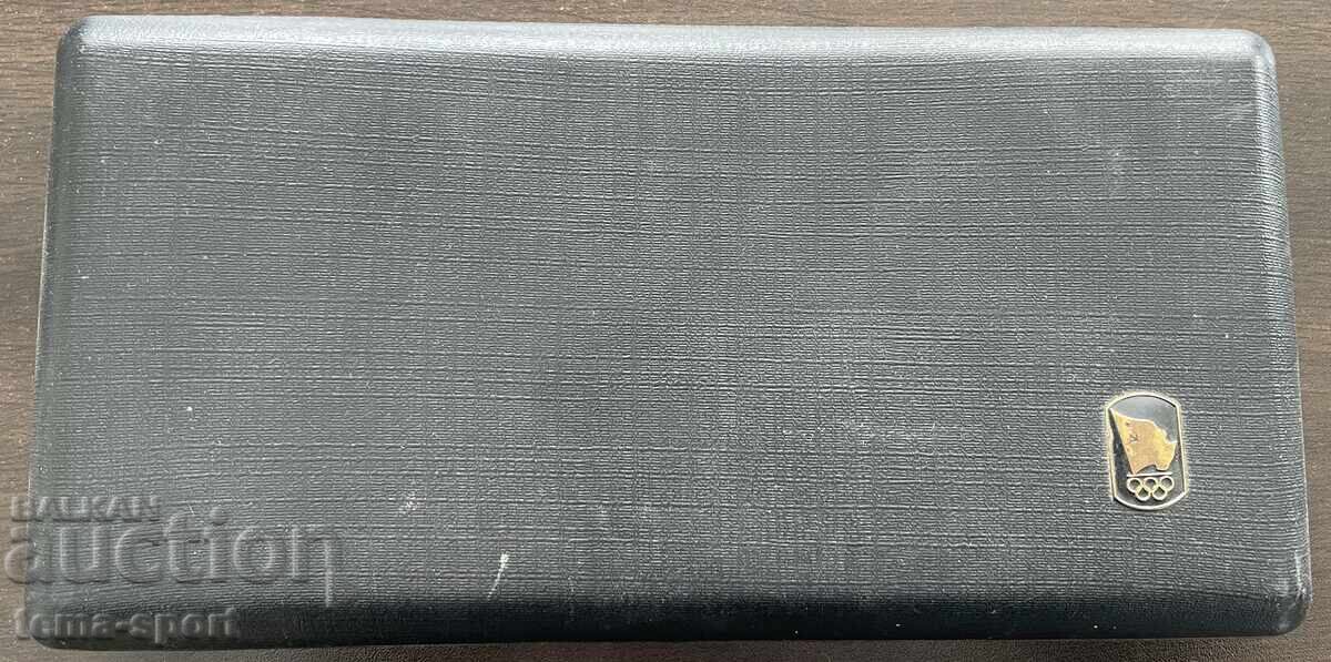 1373 USSR Olympic insignia plaque Olympics Los Angeles 1984 - 6 1373 USSR Olympic insignia plaque Olympics Los Angeles 1984 - 6