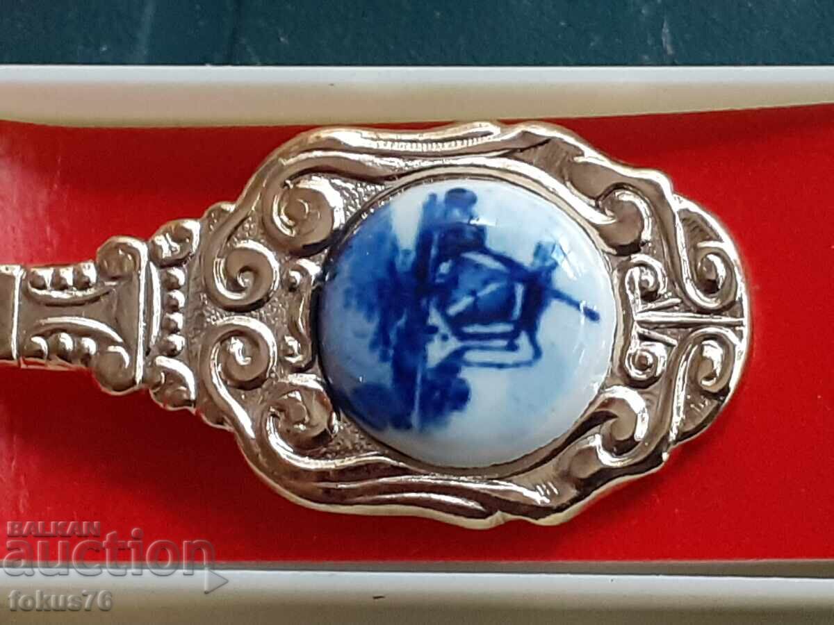 Auction Collector's spoon OTTO gilded porcelain Auction Collector's spoon OTTO gilded porcelain