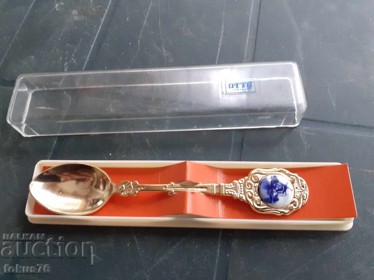 Collector's spoon OTTO gilded porcelain Collector's spoon OTTO gilded porcelain