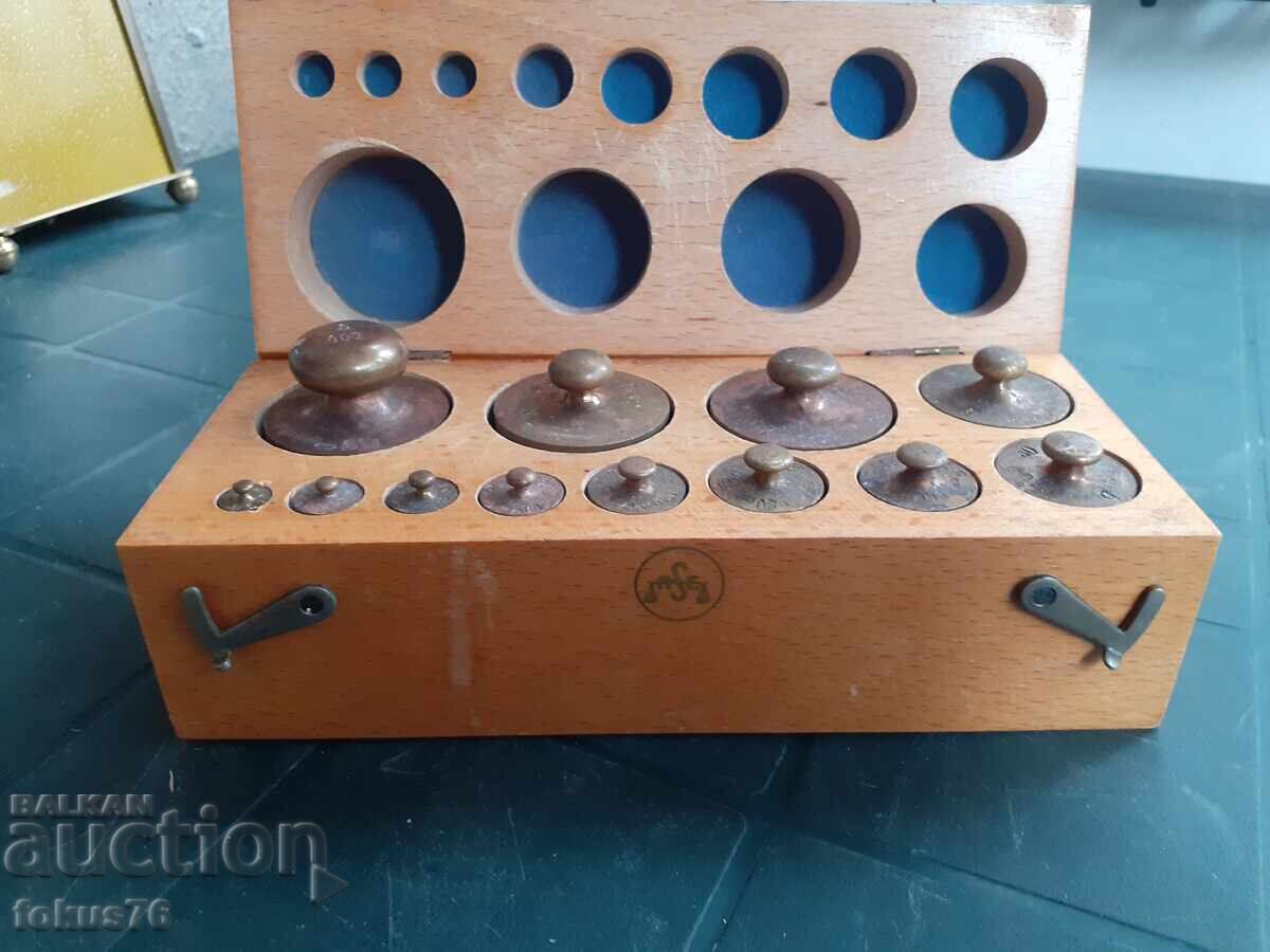 Set of old antique scales with box - bronze - 6 Set of old antique scales with box - bronze - 6