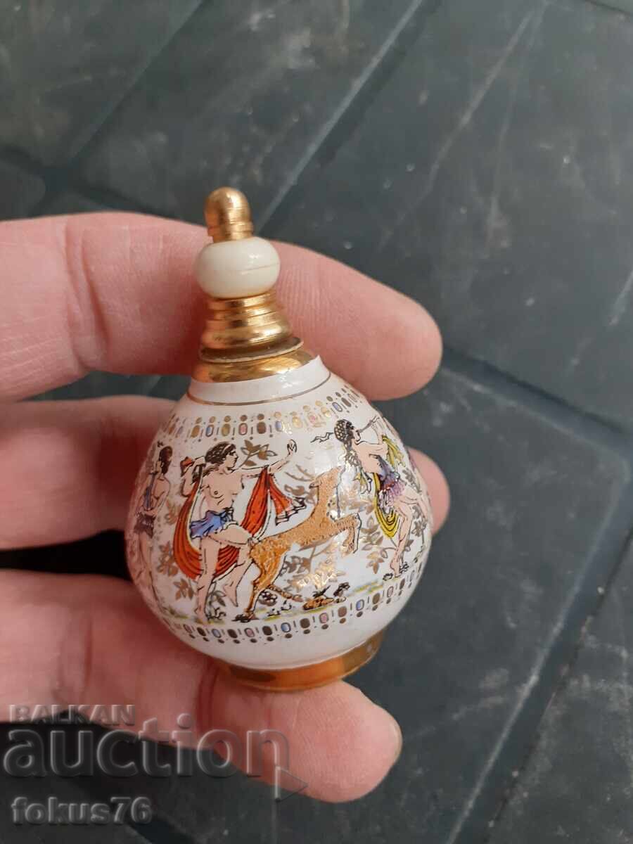 Licitație Sticla veche unică de parfum - porțelan Licitație Sticla veche unică de parfum - porțelan