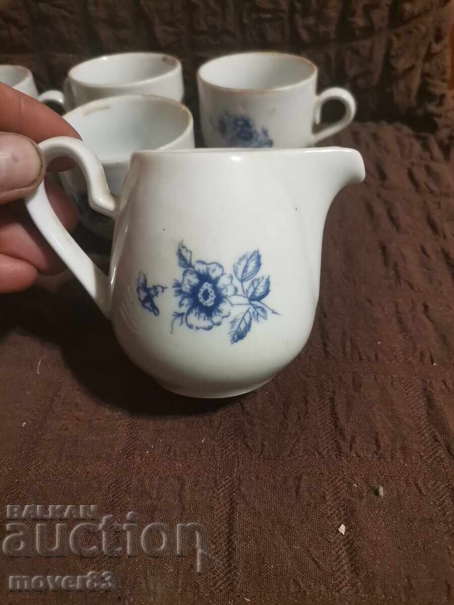 Porcelain service. Incomplete - 6 Porcelain service. Incomplete - 6