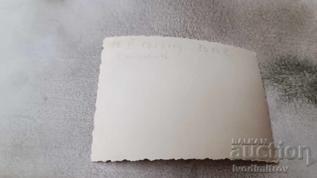 Снимка Сталин Мъж жена и момченце и момиченце на плажа 1953 с цена 1.85 лв. | € 0.95