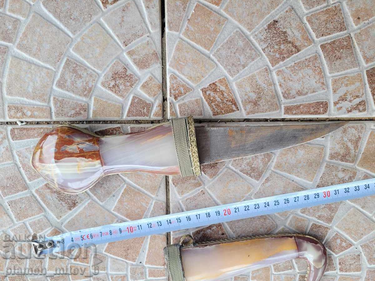 Livrarea Cuțit, pumnal, pumnal, pumnal, coasă