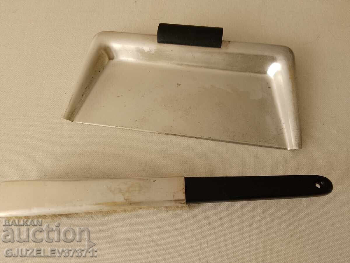 English silver plated table brush set with spatula with price 110.00 BGN | € 56.24 English silver plated table brush set with spatula with price 110.00 BGN | € 56.24