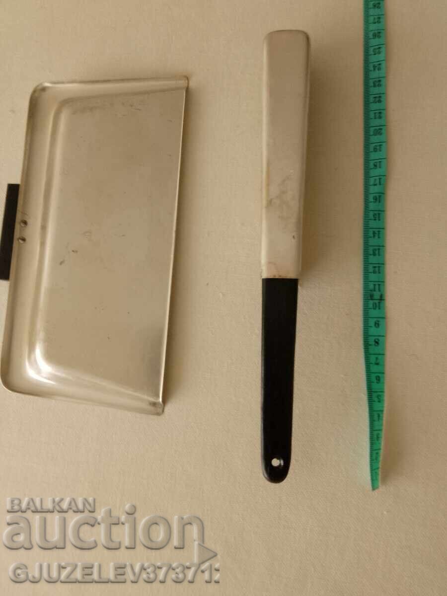 Delivery of English silver plated table brush set with spatula Delivery of English silver plated table brush set with spatula