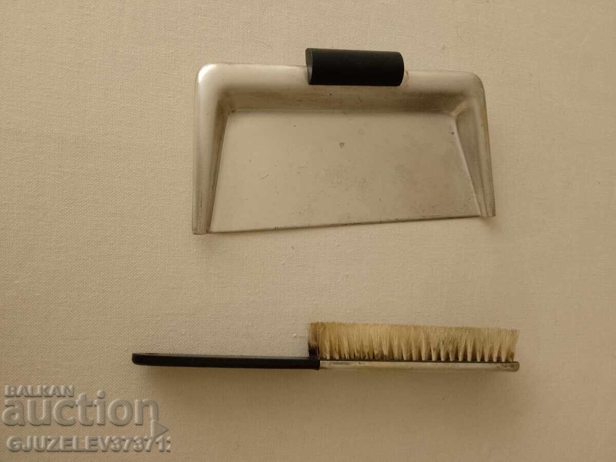 English silver plated table brush set with spatula - 7 English silver plated table brush set with spatula - 7