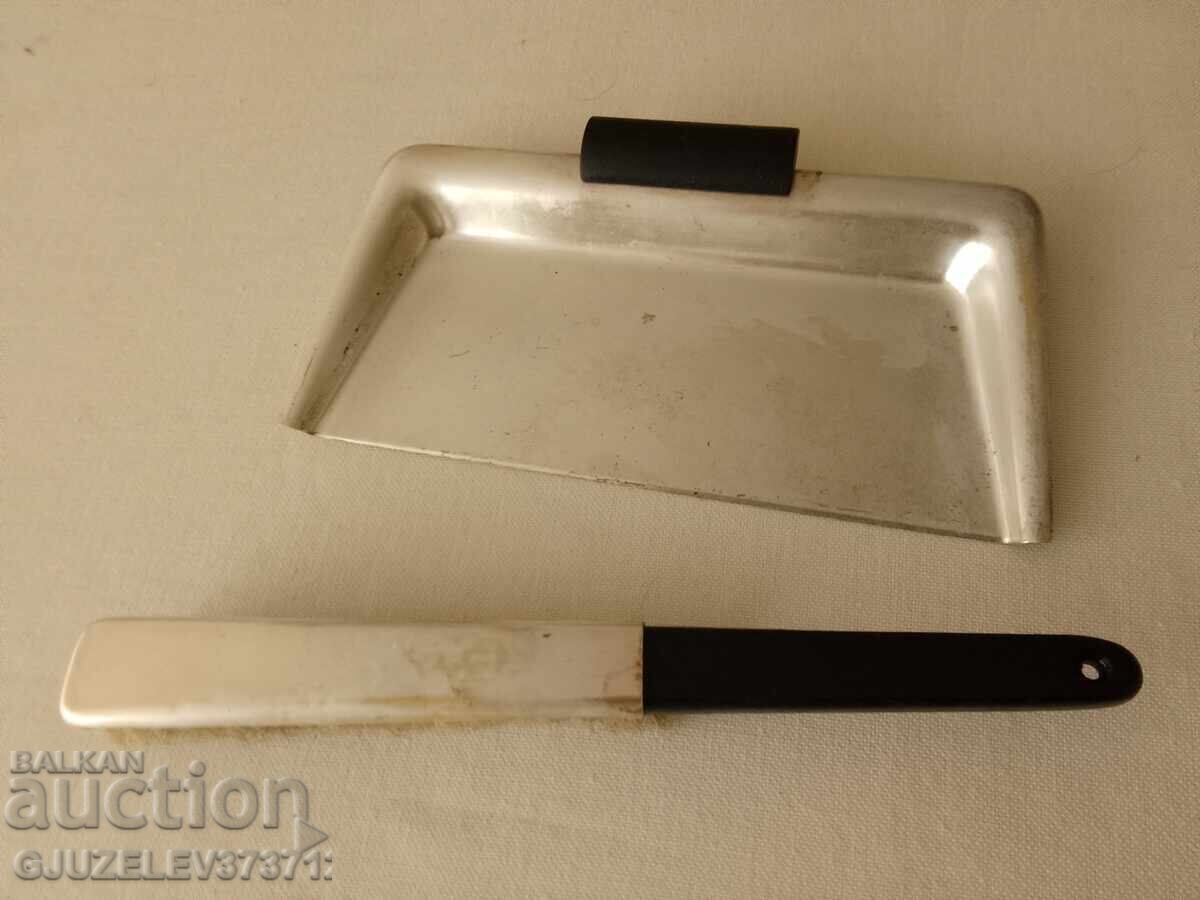 English silver plated table brush set with spatula English silver plated table brush set with spatula