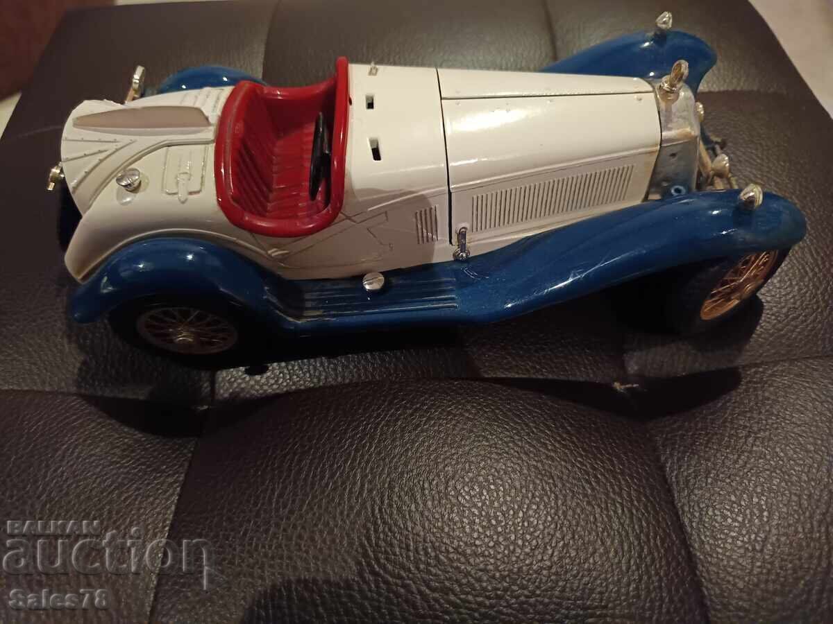 Mașină retro din metal Mașină retro din metal