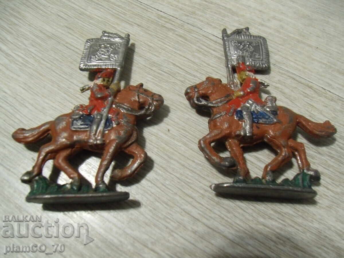 No.*7892 two old metal / lead figures No.*7892 two old metal / lead figures
