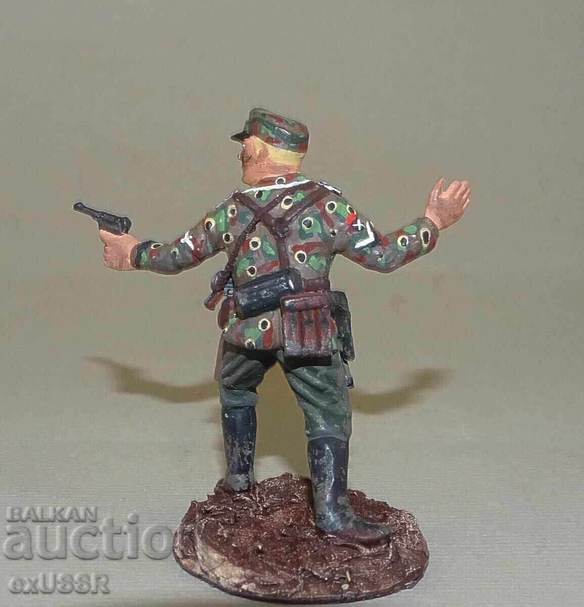 Old hand-painted German soldier from WWII with price 15.00 BGN | € 7.67 Old hand-painted German soldier from WWII with price 15.00 BGN | € 7.67
