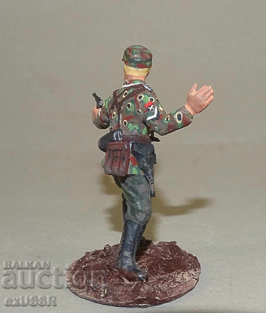 Delivery of Old hand-painted German soldier from WWII Delivery of Old hand-painted German soldier from WWII