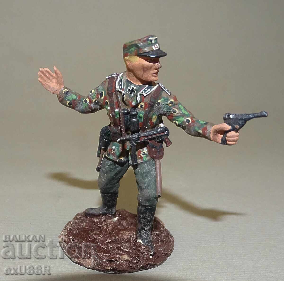 Old hand-painted German soldier from WWII - 5 Old hand-painted German soldier from WWII - 5