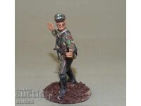 Soldat german vechi pictat manual din al doilea război mondial