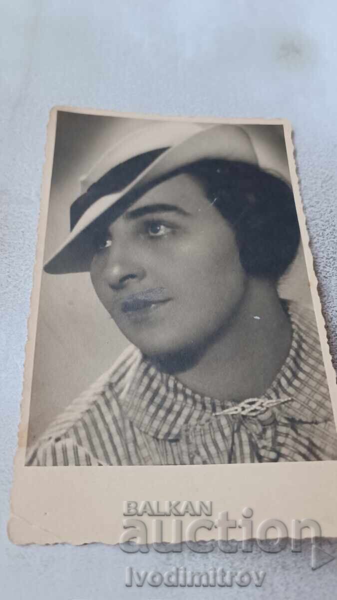 Photo Young Girl 1935 Photo Young Girl 1935