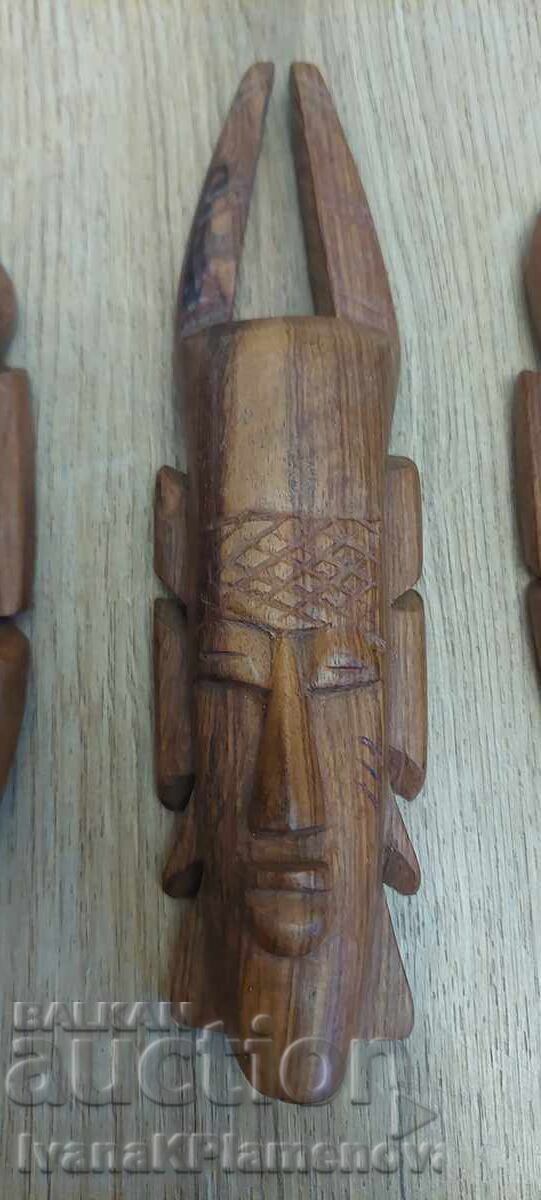 Auction Woodcarvings, three pieces, excellent for collectors Auction Woodcarvings, three pieces, excellent for collectors