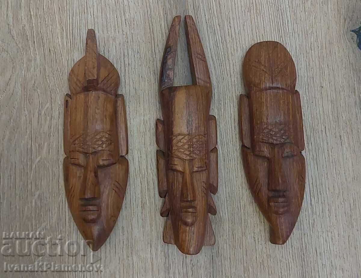 Woodcarvings, three pieces, excellent for collectors Woodcarvings, three pieces, excellent for collectors