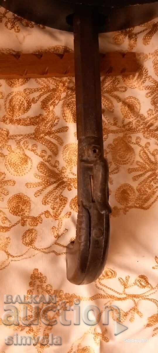 Auction Capsule gun. Auction Capsule gun.