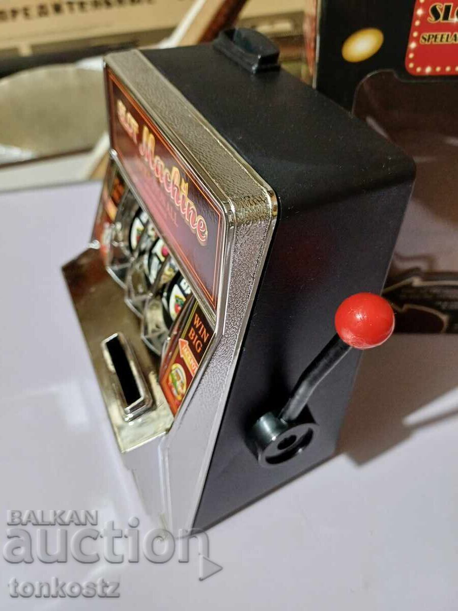 Licitație Slot machine nou cu cutie Licitație Slot machine nou cu cutie