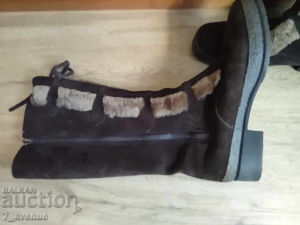 Auction Women's boots, leather, good in every way, 19.02.2025 Auction Women's boots, leather, good in every way, 19.02.2025