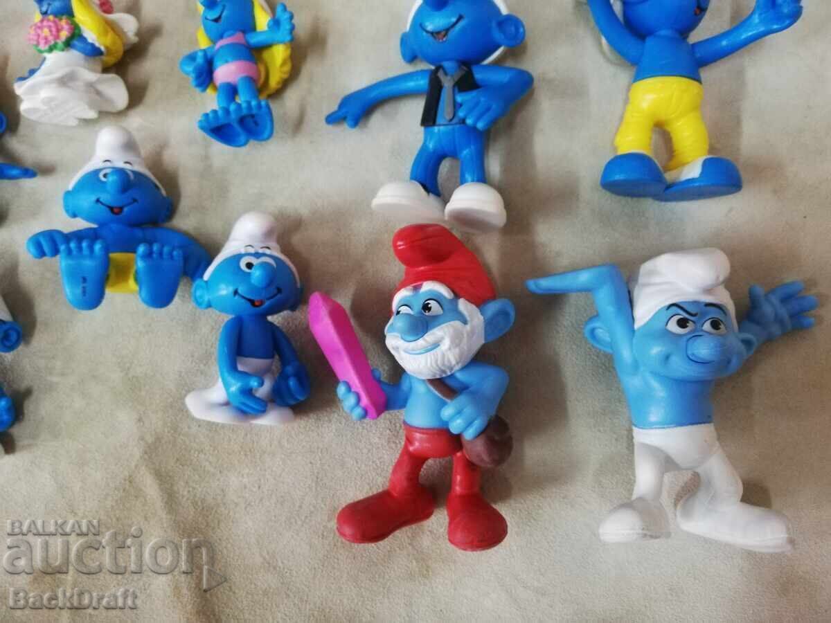 Auction Lot of 19 pieces Figures, Toys Smurfs McDonald's 2013. Auction Lot of 19 pieces Figures, Toys Smurfs McDonald's 2013.