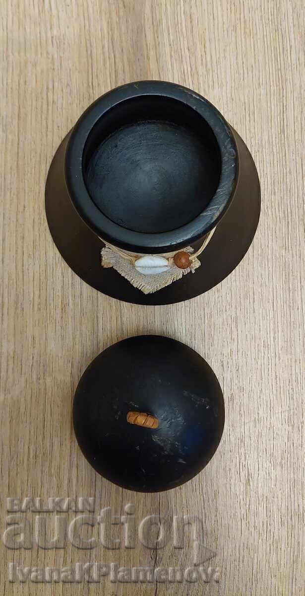 Auction  Wooden box for connoisseurs