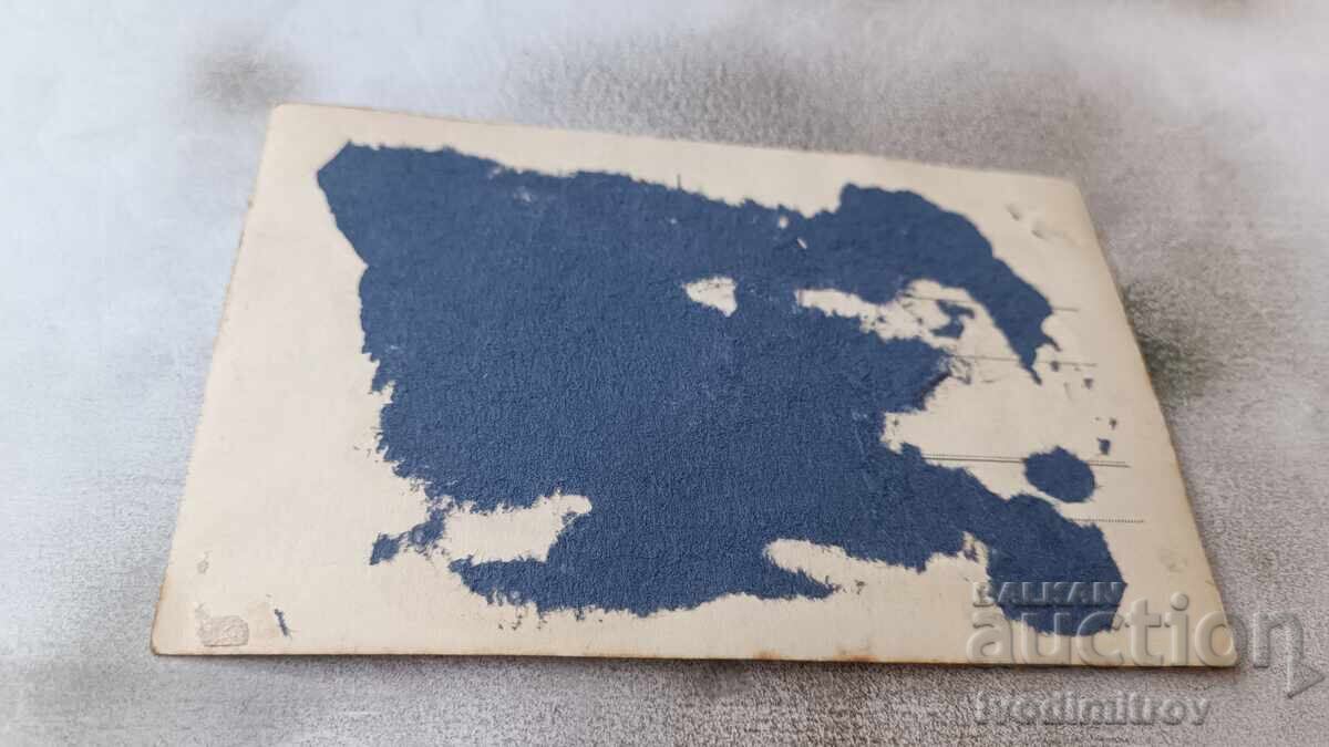 Photo Young men and women in the river with price 1.85 BGN | € 0.95 Photo Young men and women in the river with price 1.85 BGN | € 0.95