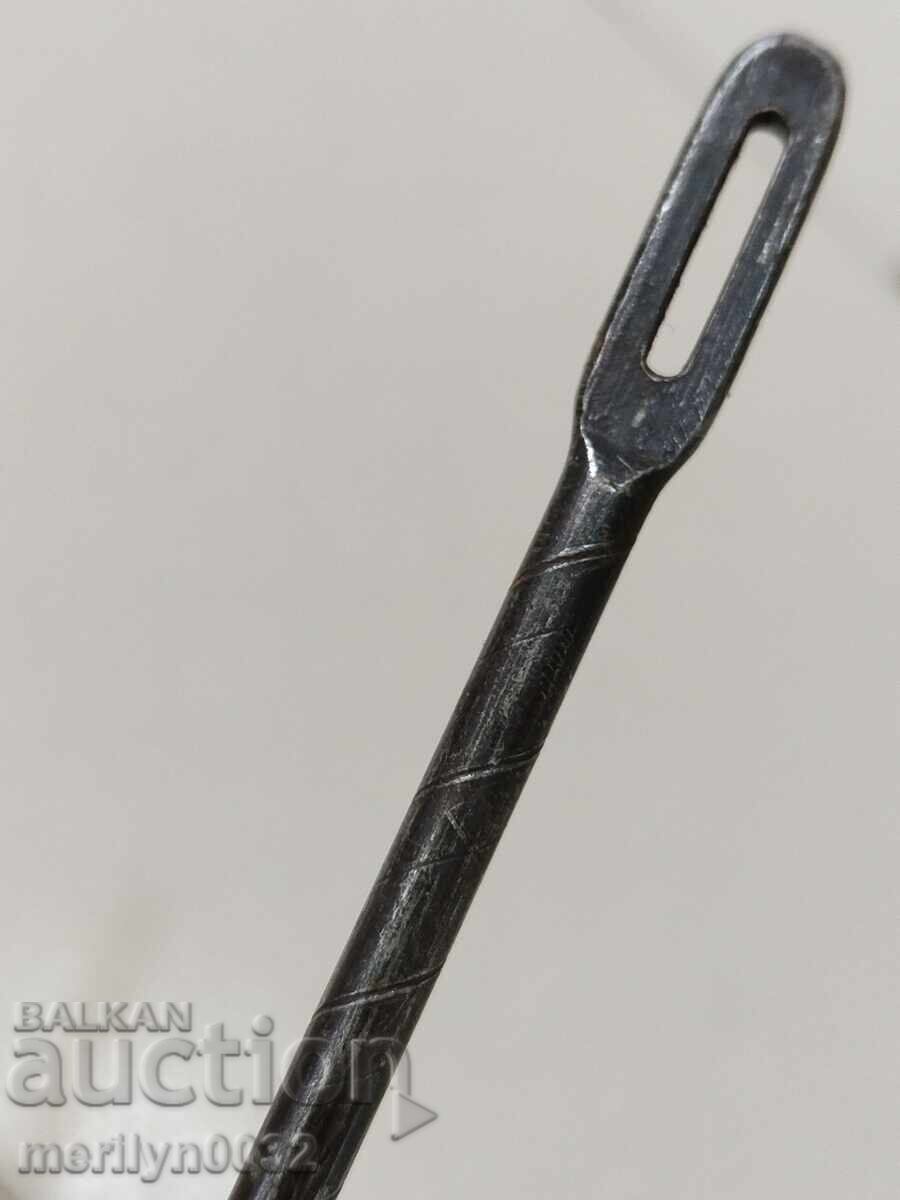 Delivery of Shompul from a German pistol