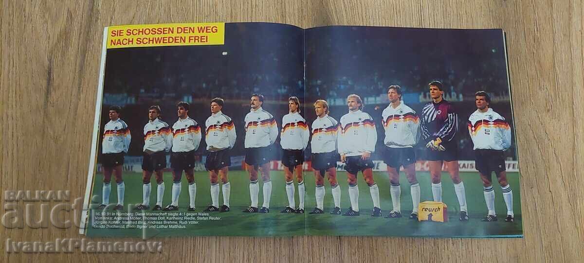 Book album football for collectors excellent with price € 15.00 | 29.34 BGN Book album football for collectors excellent with price € 15.00 | 29.34 BGN