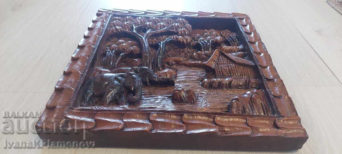 Solid wood carving for connoisseurs 32cm 32cm with price 100.00 BGN | € 51.13 Solid wood carving for connoisseurs 32cm 32cm with price 100.00 BGN | € 51.13