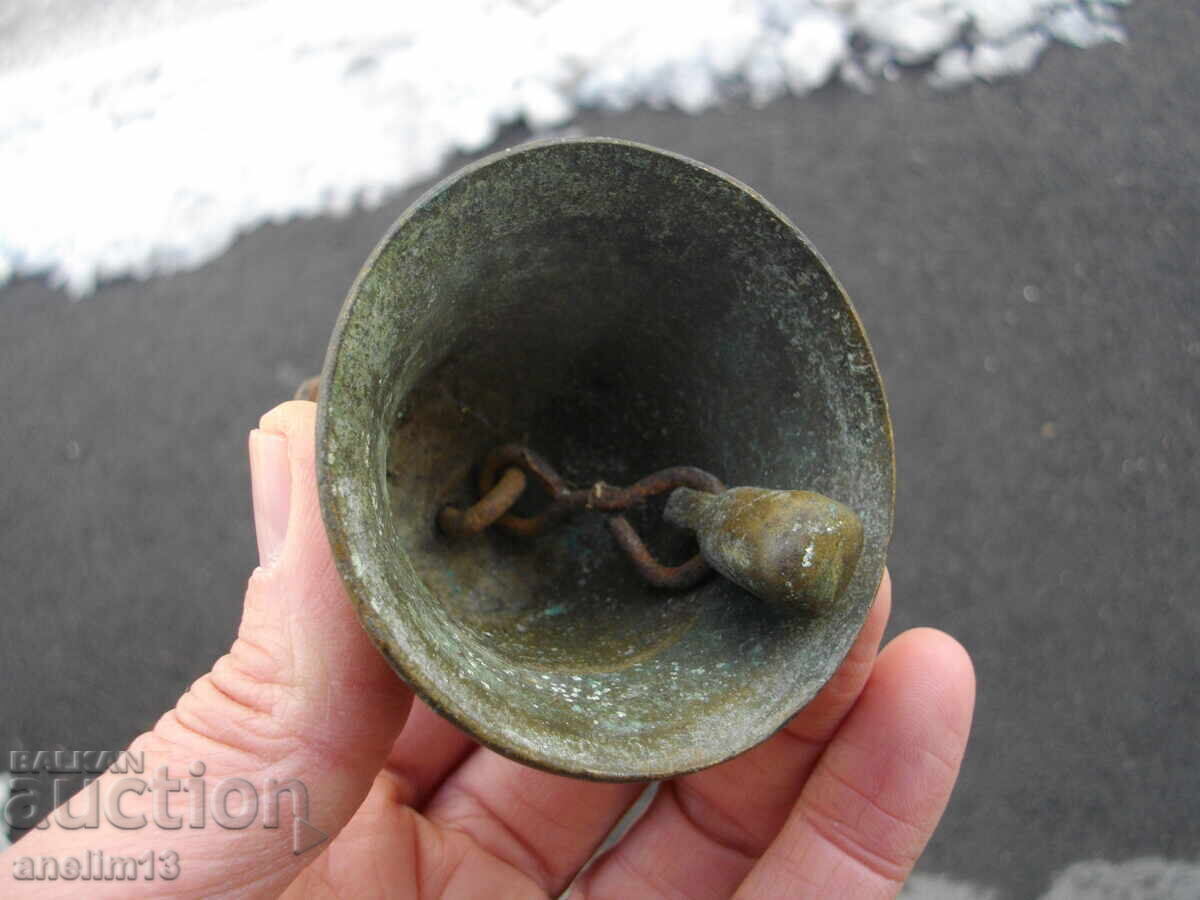 Delivery of OLD BRONZE BELL BELL JINGLE CHANNEL Delivery of OLD BRONZE BELL BELL JINGLE CHANNEL