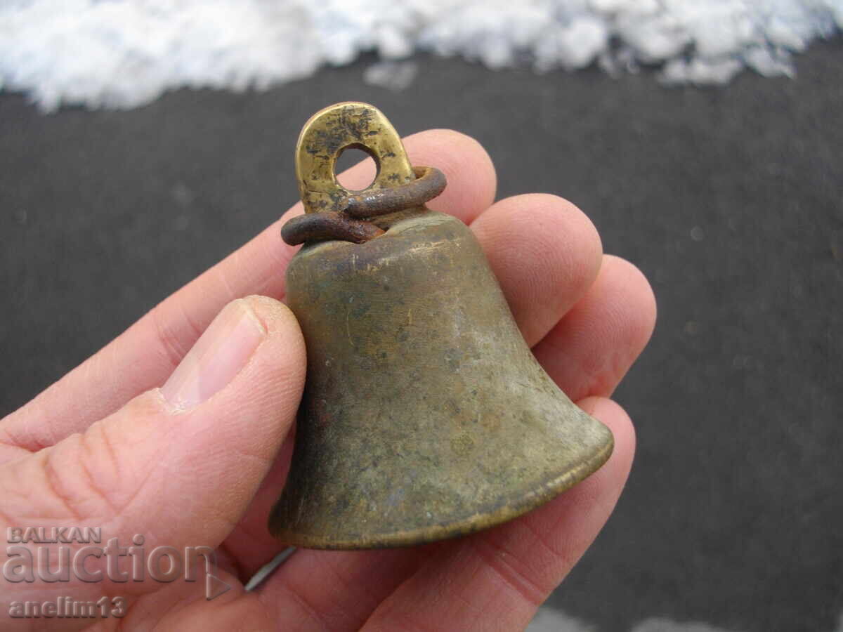 Delivery of OLD BRONZE BELL CHAMBER Delivery of OLD BRONZE BELL CHAMBER
