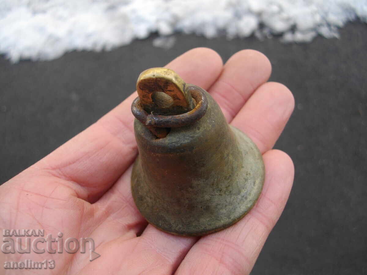 OLD BRONZE BELL CHAMBER - 6 OLD BRONZE BELL CHAMBER - 6