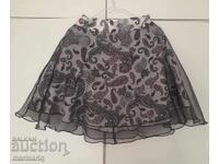 Seal skirt with paisley print