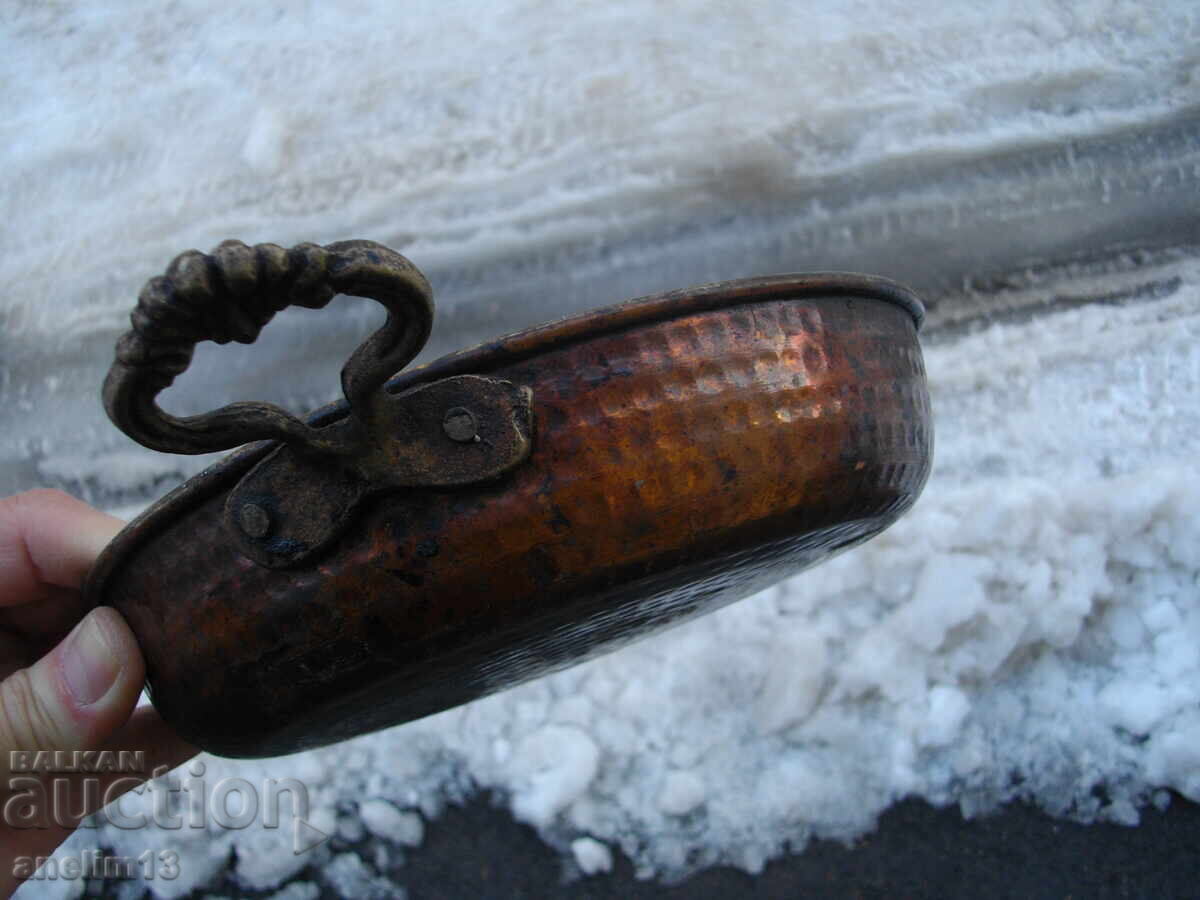 OLD COPPER VESSEL TRAY WITH BRONZE HANDLES - 6 OLD COPPER VESSEL TRAY WITH BRONZE HANDLES - 6
