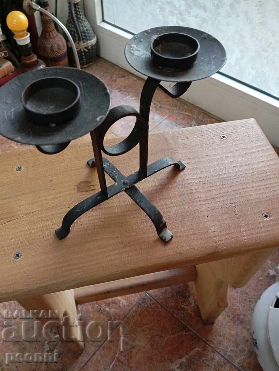 Аукцион Стар кован свещник Аукцион Стар кован свещник