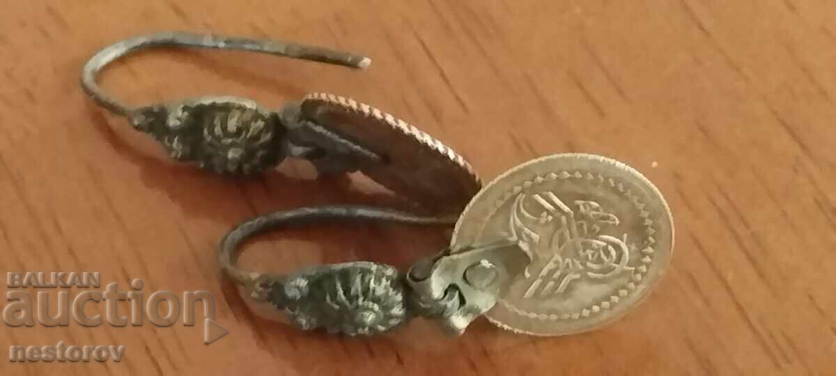 OLD GOLD EARRINGS - 6 OLD GOLD EARRINGS - 6