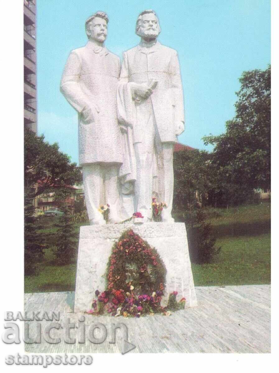 PC Veliko Tarnovo - monumentul lui D. Blagoev și N. Gabrovski