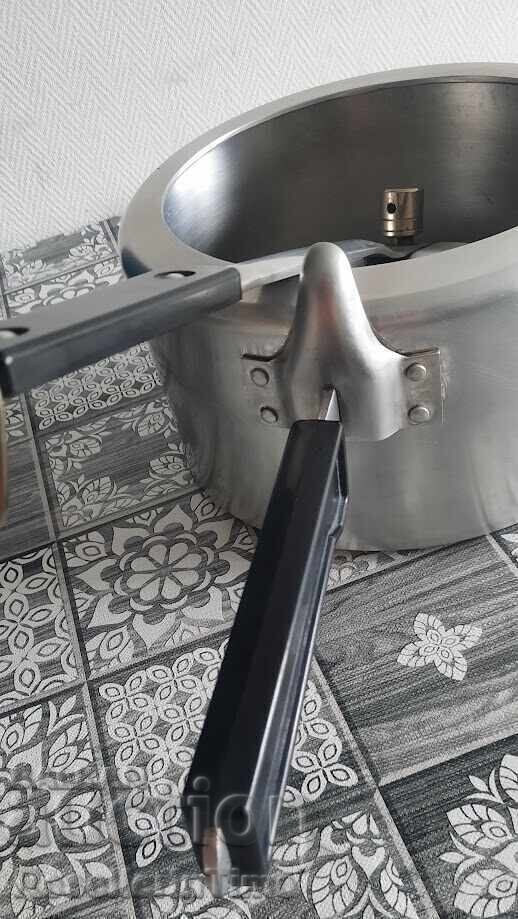 Доставка на Тенджера под налягане, 4 литра