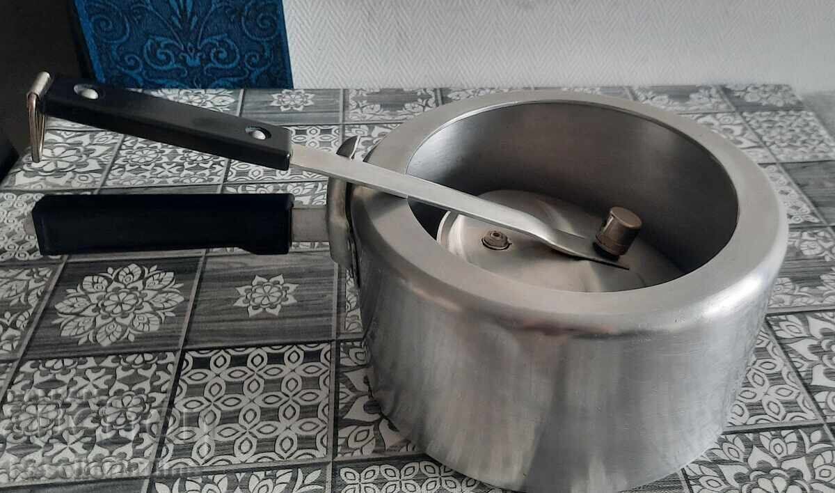 Pressure cooker, 4 liters Pressure cooker, 4 liters