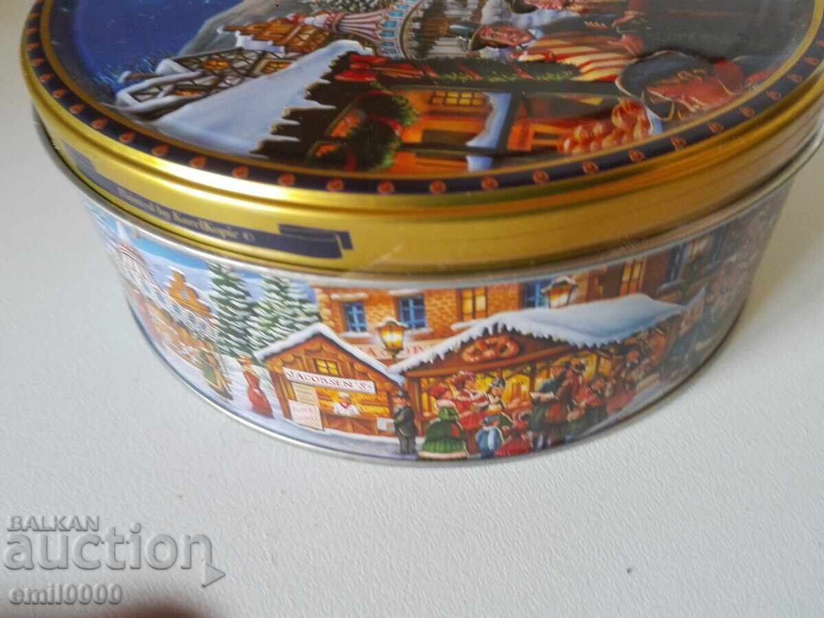 Auction Tin box. Auction Tin box.